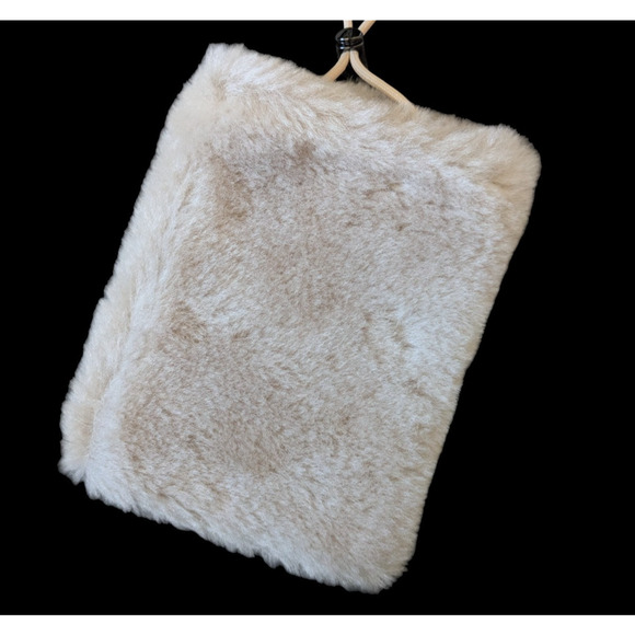 Natures Collection Copenhagen Light Pink Gwen Phonebag Sheepskin Crossbody Bag - Picture 4 of 5